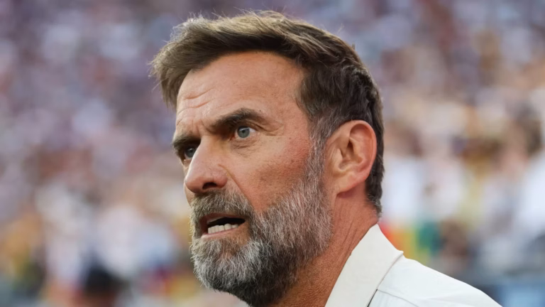 &lsquo;Por que est&aacute; metendo o Arsenal na conversa?&rsquo;: Campe&atilde;o do mundo confronta Klopp