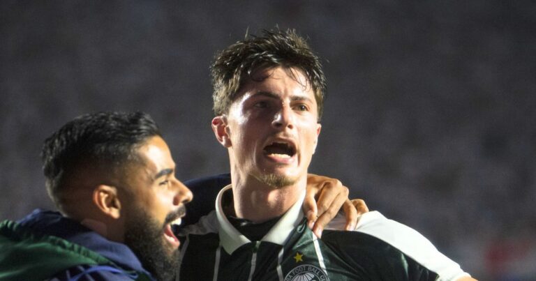 Zagueiro marca de novo e ganha força no time titular do Coritiba
