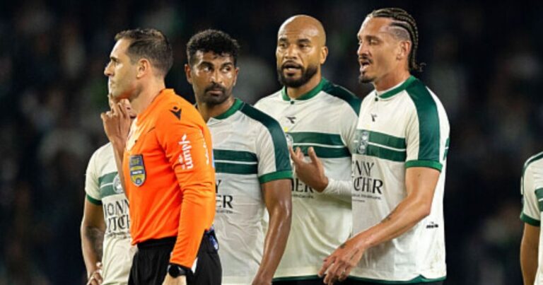 Veterano ex-Palmeiras ‘renasce’ no Coritiba e ganha sequência