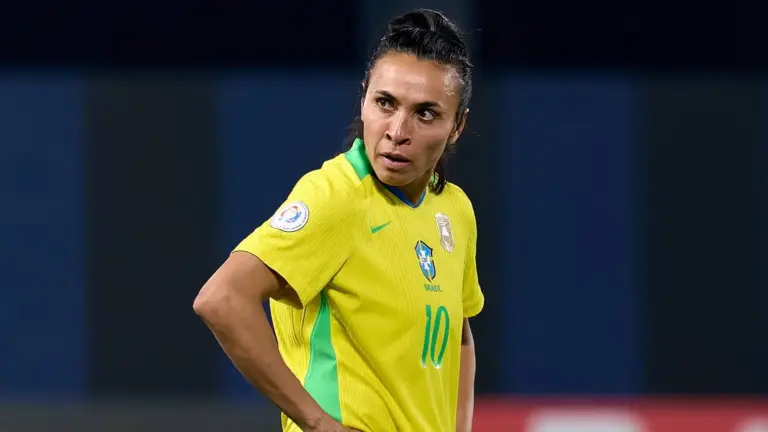 Sim, &eacute; mais do que justo que o futebol masculino pare por causa da Copa do Mundo Feminina
