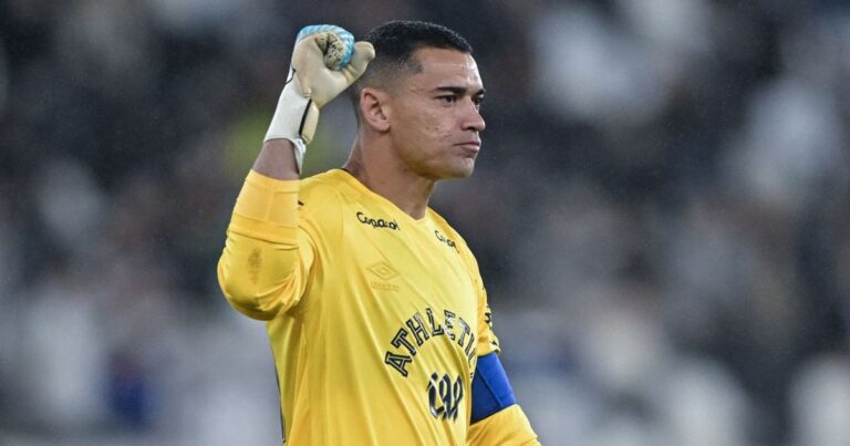 Por que Santos deve continuar no gol do Athletico? Aqui a resposta