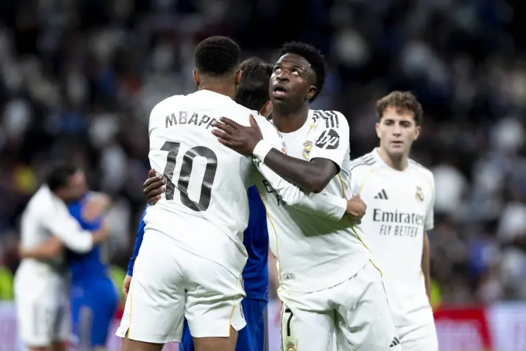 &lsquo;S&oacute; eu e o Vin&iacute;cius Junior?&rsquo;: Mbapp&eacute; questiona an&aacute;lise sobre Real Madrid antes de estreia na Champions